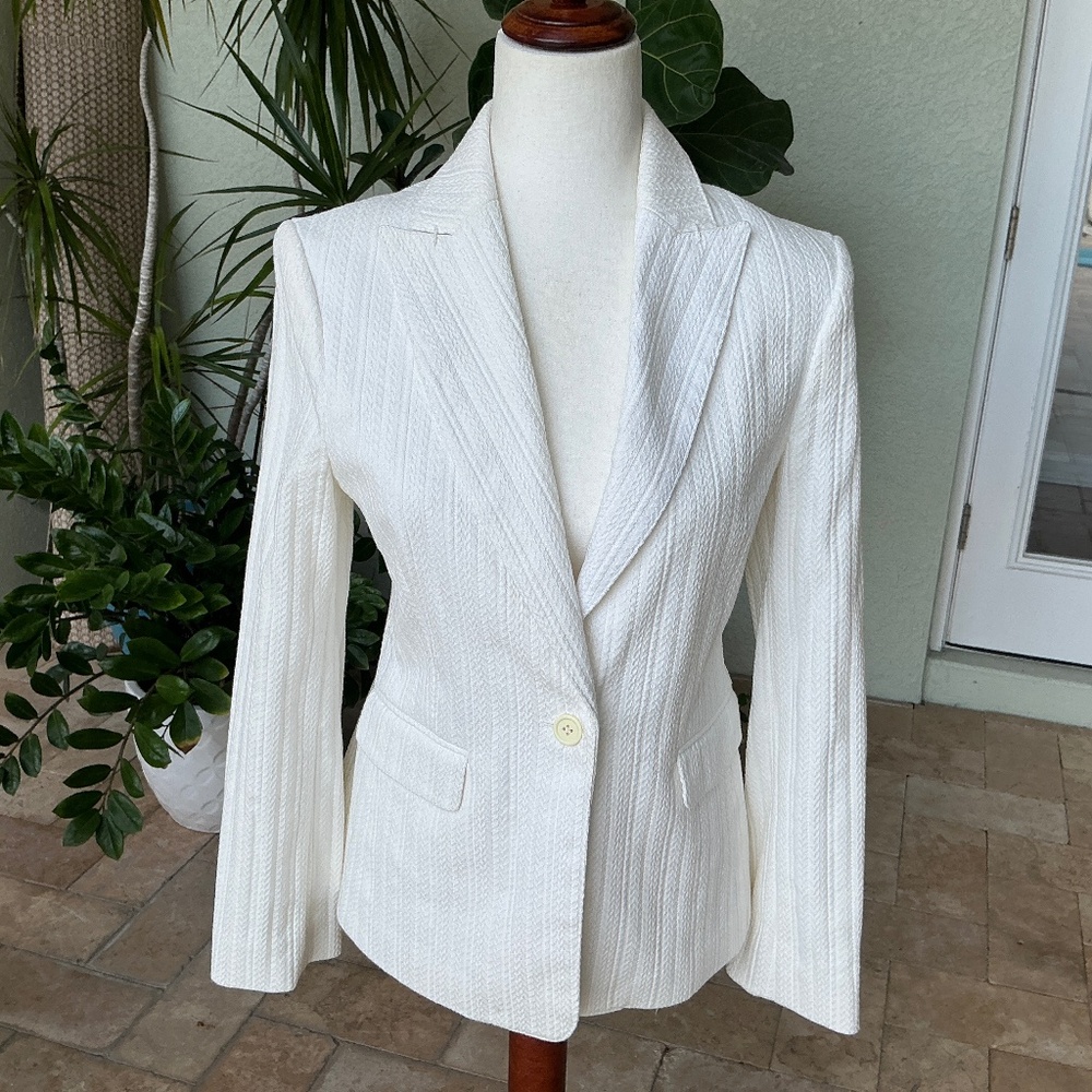 Bundle of two BCBG Maxazria white blazer jacket  & sweater-  Small
